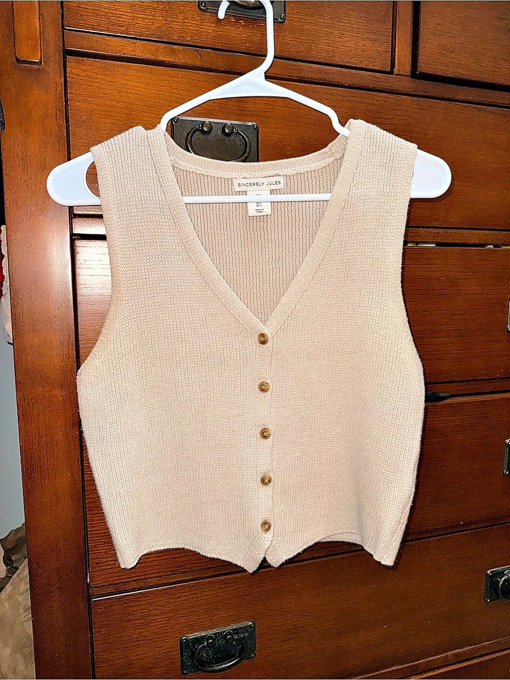 Sincerely Jules V-Neck Button Front Sweater Vest in Beige Large Like New